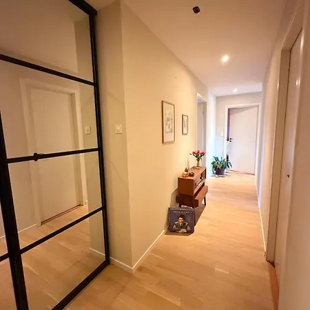 Modern And Floor - Ons 2026 Apartment